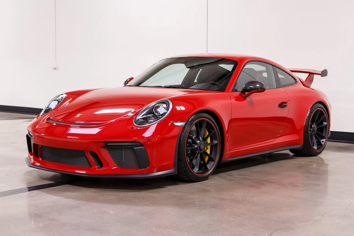 2018 Porsche 911 GT3 vendue par un concessionnaire spécialisé à Costa Mesa, États-Unis, photo 4 sur 15