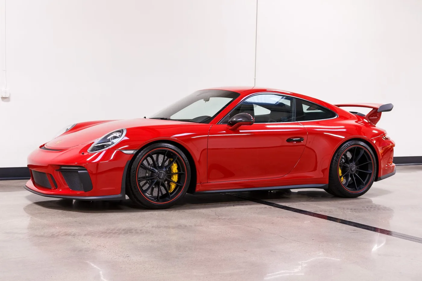 2018 Porsche 911 GT3 vendue par un concessionnaire spécialisé à Costa Mesa, États-Unis, photo 5 sur 15