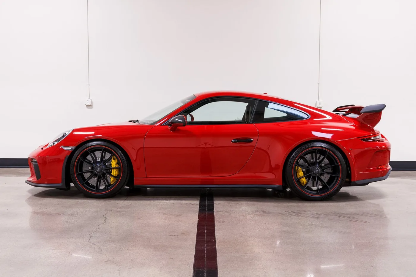 2018 Porsche 911 GT3 vendue par un concessionnaire spécialisé à Costa Mesa, États-Unis, photo 6 sur 15