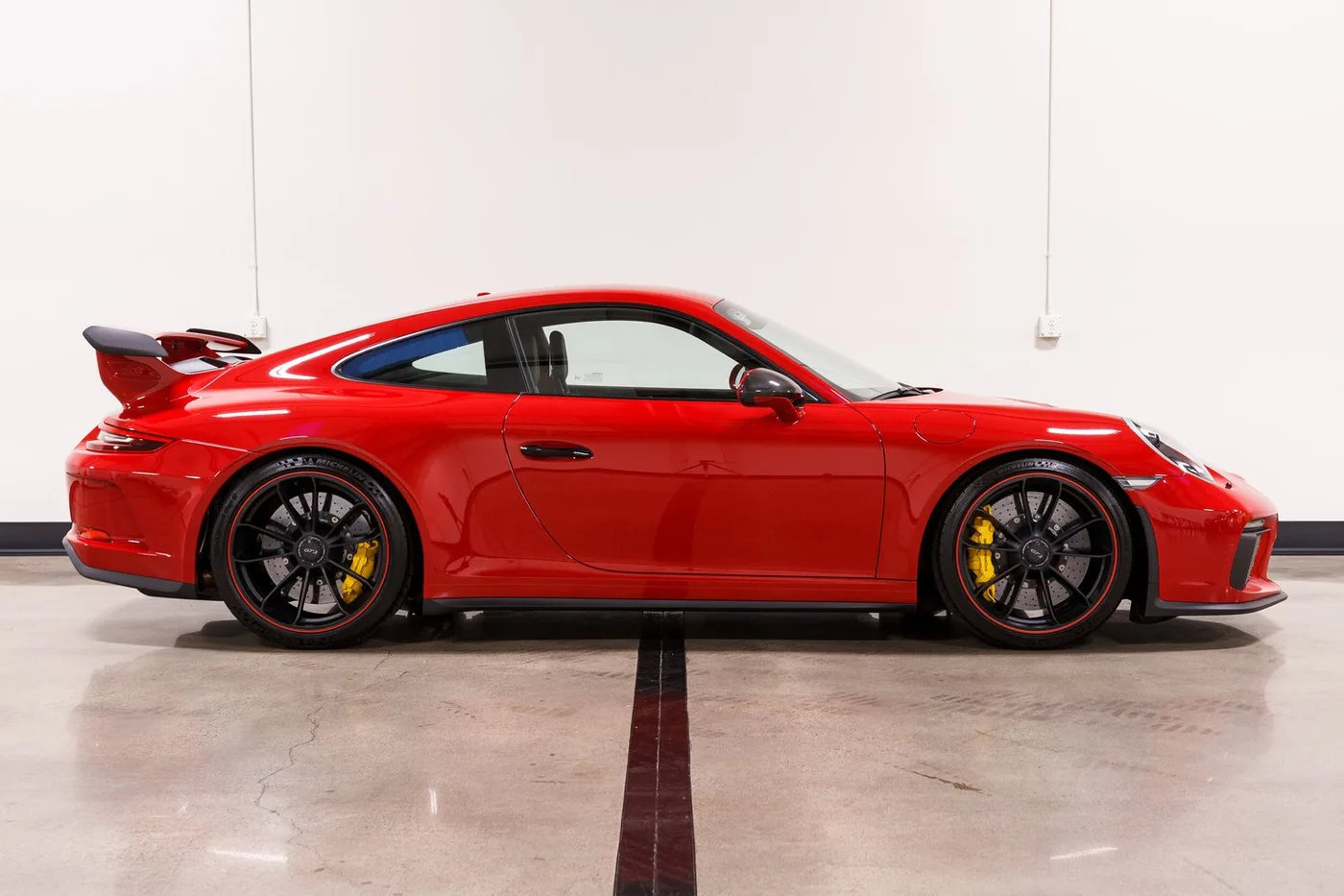 2018 Porsche 911 GT3 vendue par un concessionnaire spécialisé à Costa Mesa, États-Unis, photo 9 sur 15