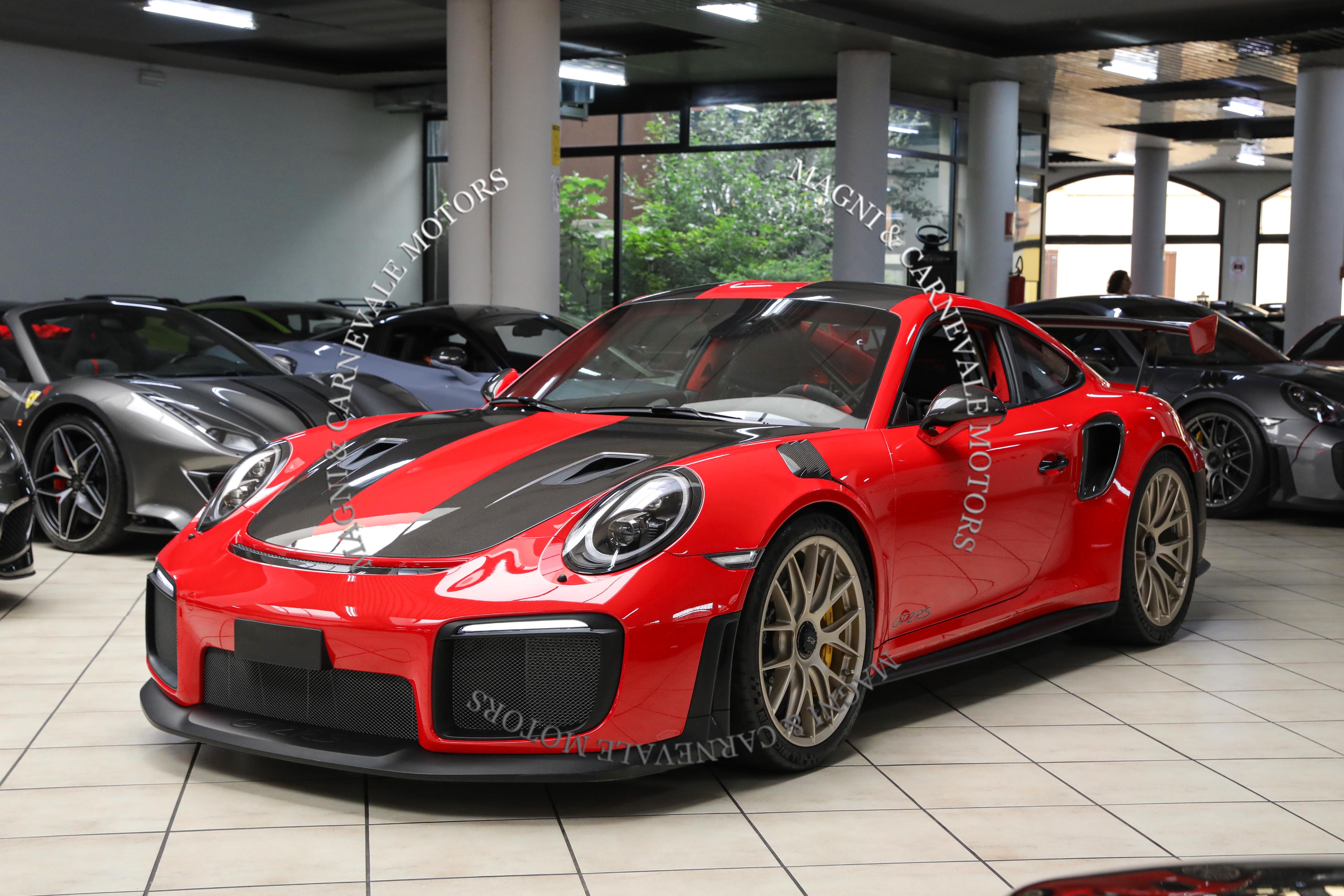 2018 Porsche 911 GT2 RS Weissach package offered by a specialist dealer in Milan, Italy, photo 8 of 20