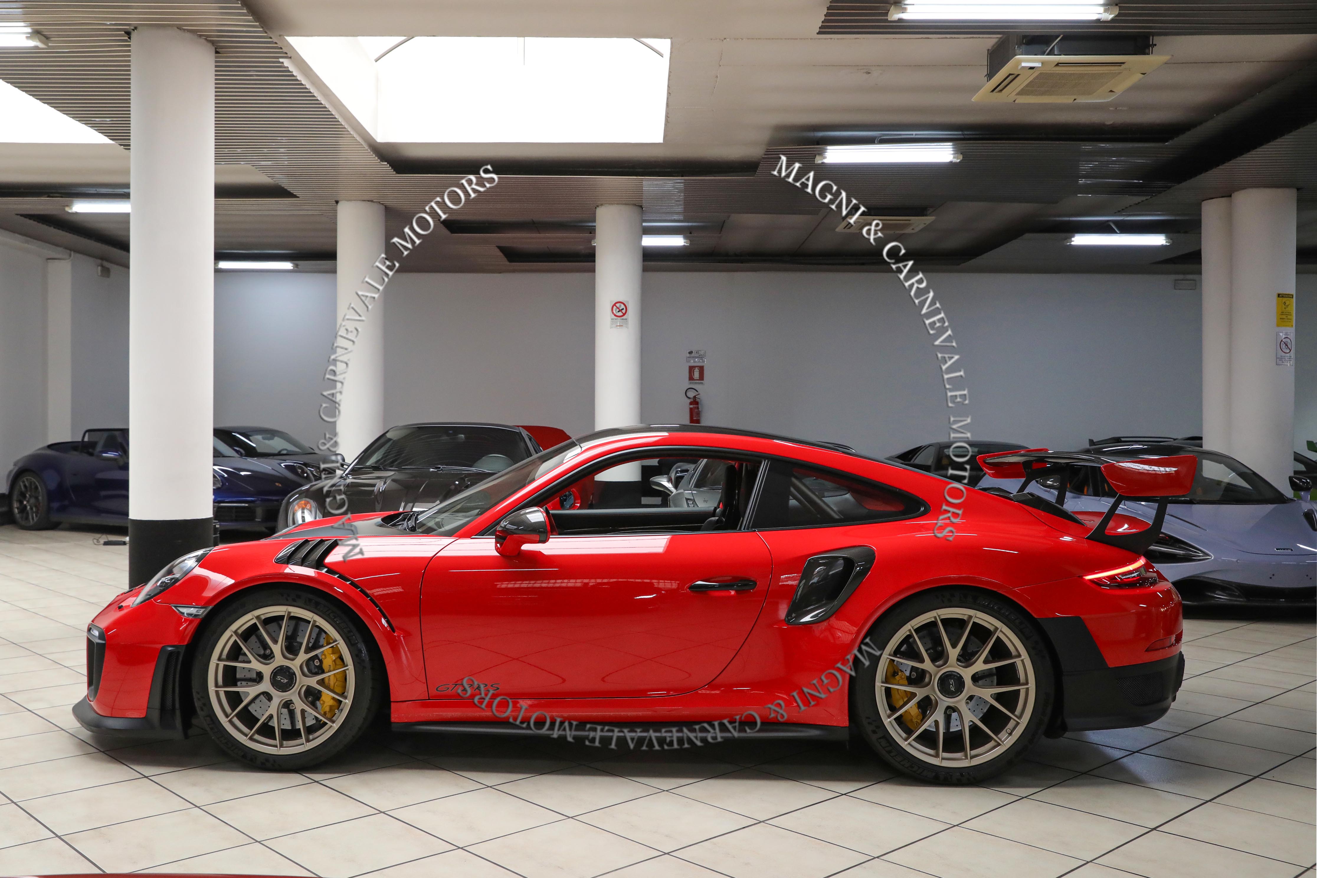 2018 Porsche 911 GT2 RS Weissach package offered by a specialist dealer in Milan, Italy, photo 9 of 20