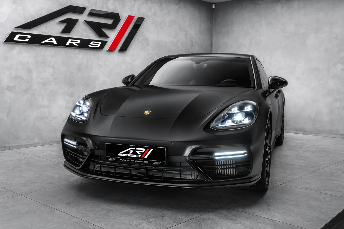 2018 Porsche Panamera Turbo S E-Hybrid offered by a specialist dealer in Ostrava, Czechia, photo 3 of 15