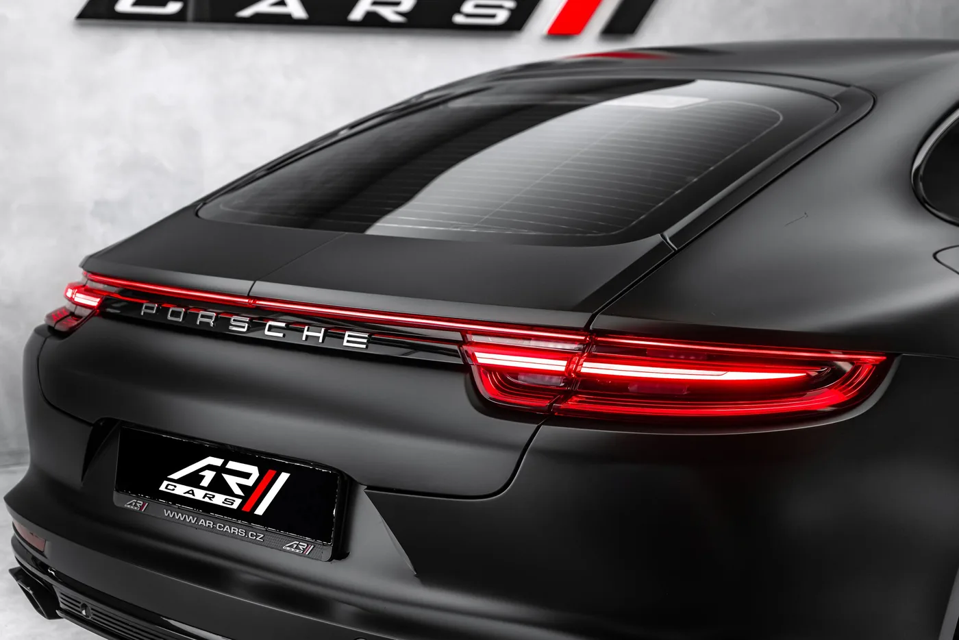 2018 Porsche Panamera Turbo S E-Hybrid offered by a specialist dealer in Ostrava, Czechia, photo 9 of 15