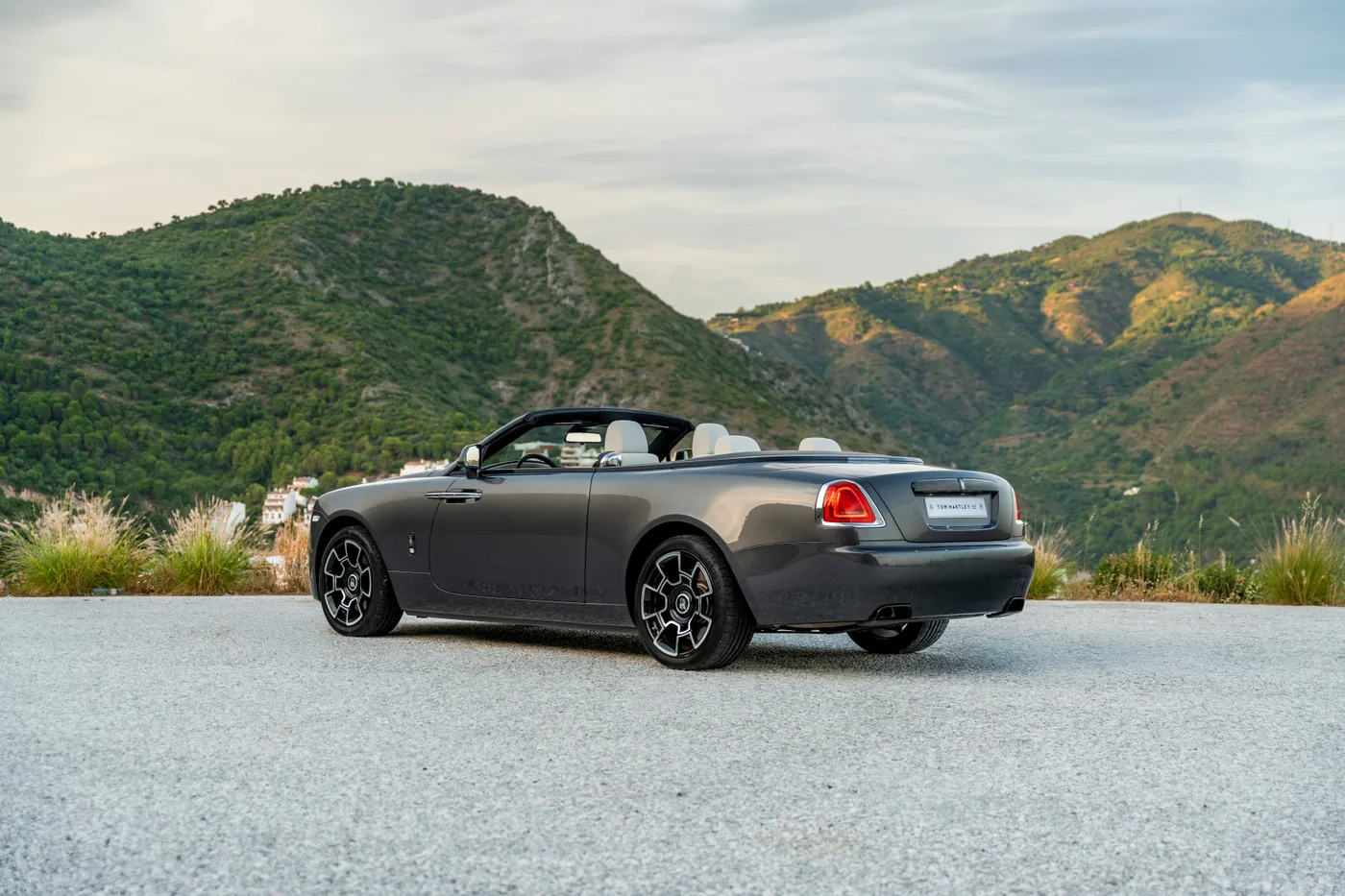 2018 Rolls-Royce Dawn Black Badge offered by a specialist dealer in Hook Norton, United Kingdom, photo 6 of 15