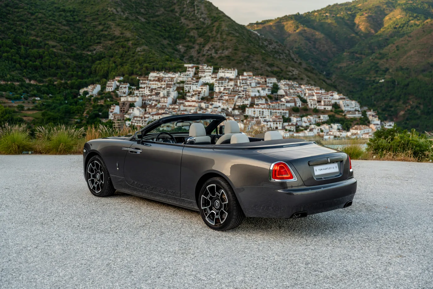 2018 Rolls-Royce Dawn Black Badge offered by a specialist dealer in Hook Norton, United Kingdom, photo 8 of 15