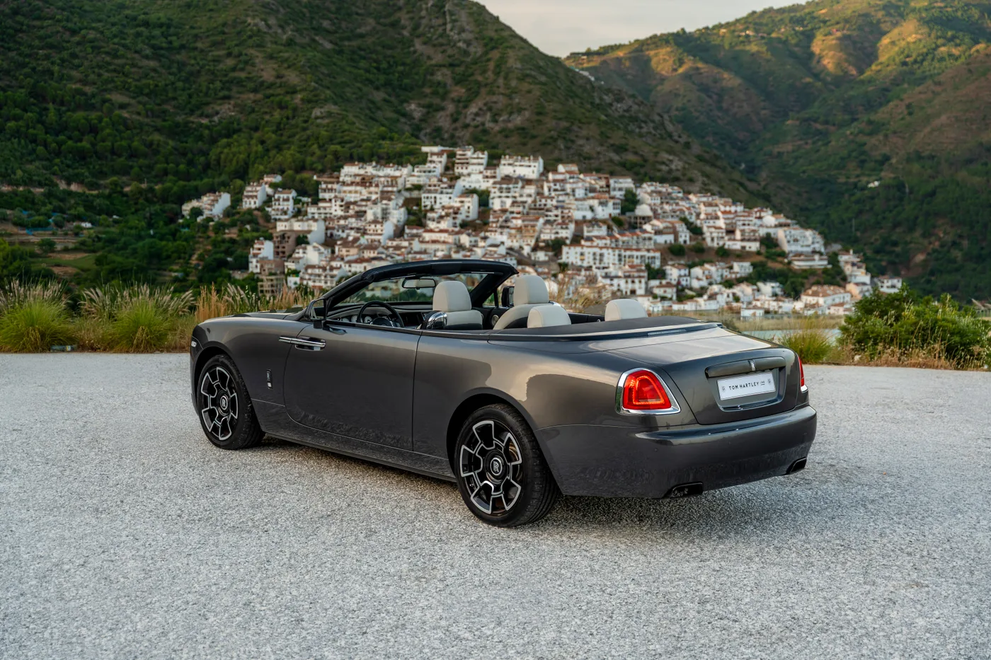 2018 Rolls-Royce Dawn Black Badge offered by a specialist dealer in Hook Norton, United Kingdom, photo 9 of 15