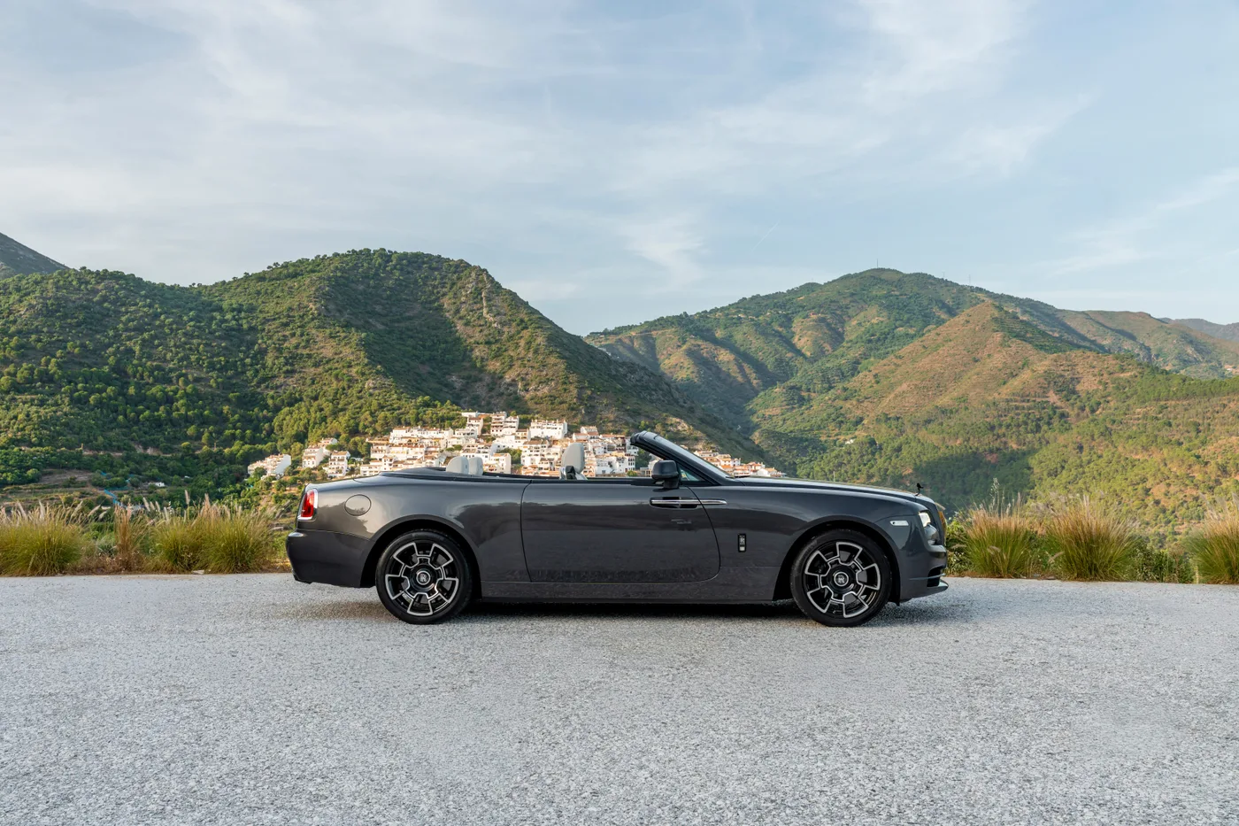 2018 Rolls-Royce Dawn Black Badge offered by a specialist dealer in Hook Norton, United Kingdom, photo 10 of 15