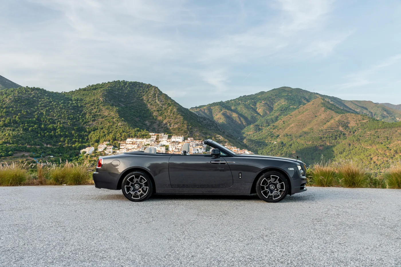 2018 Rolls-Royce Dawn Black Badge offered by a specialist dealer in Hook Norton, United Kingdom, photo 11 of 15