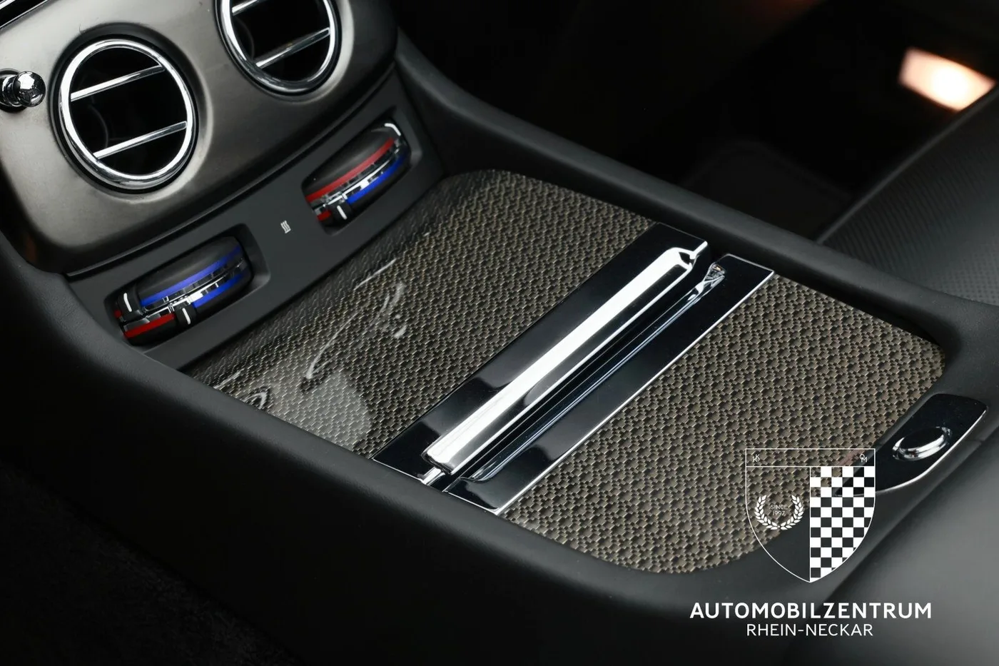 2018 Rolls-Royce Dawn Black Badge angeboten von einem Supersportwagenhändler in Viernheim, Deutschland, Foto 19 von 25