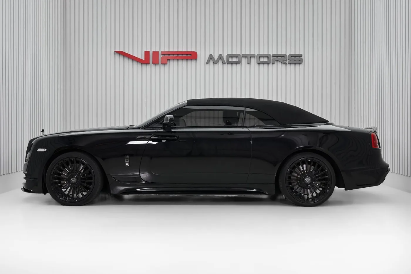 2018 Rolls-Royce Dawn angeboten von einem Fachhändler in Dubai, Vereinigte Arabische Emirate, Foto 9 von 10