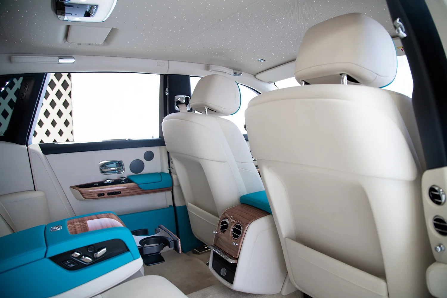 2018 Rolls-Royce Phantom VIII, 13/18