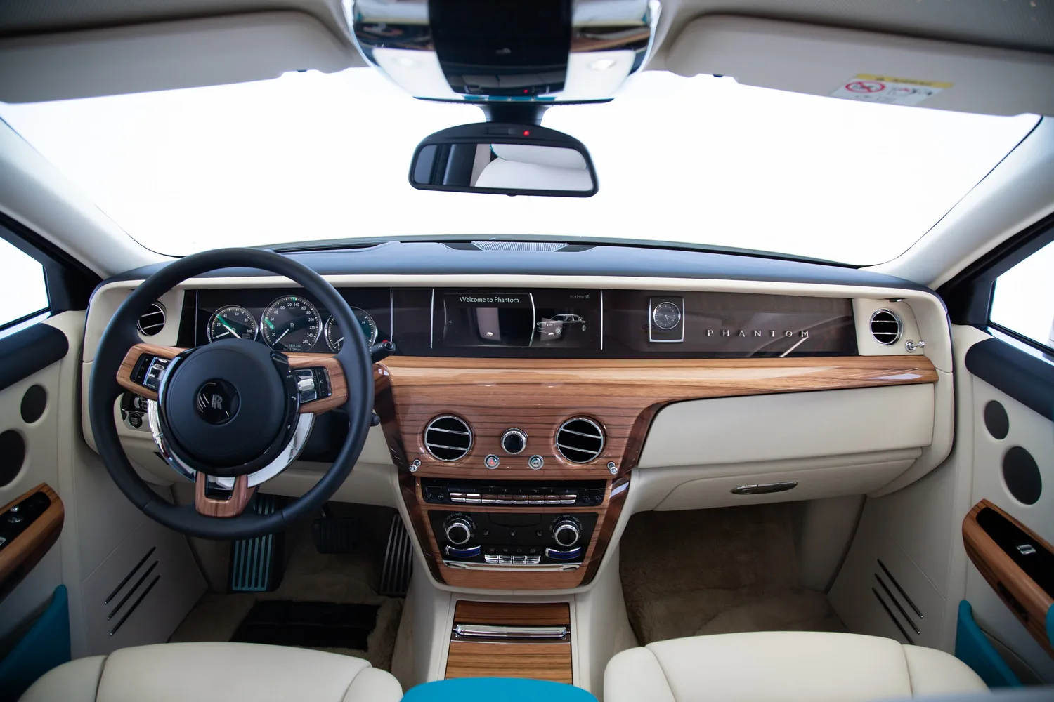 2018 Rolls-Royce Phantom VIII, 15/18