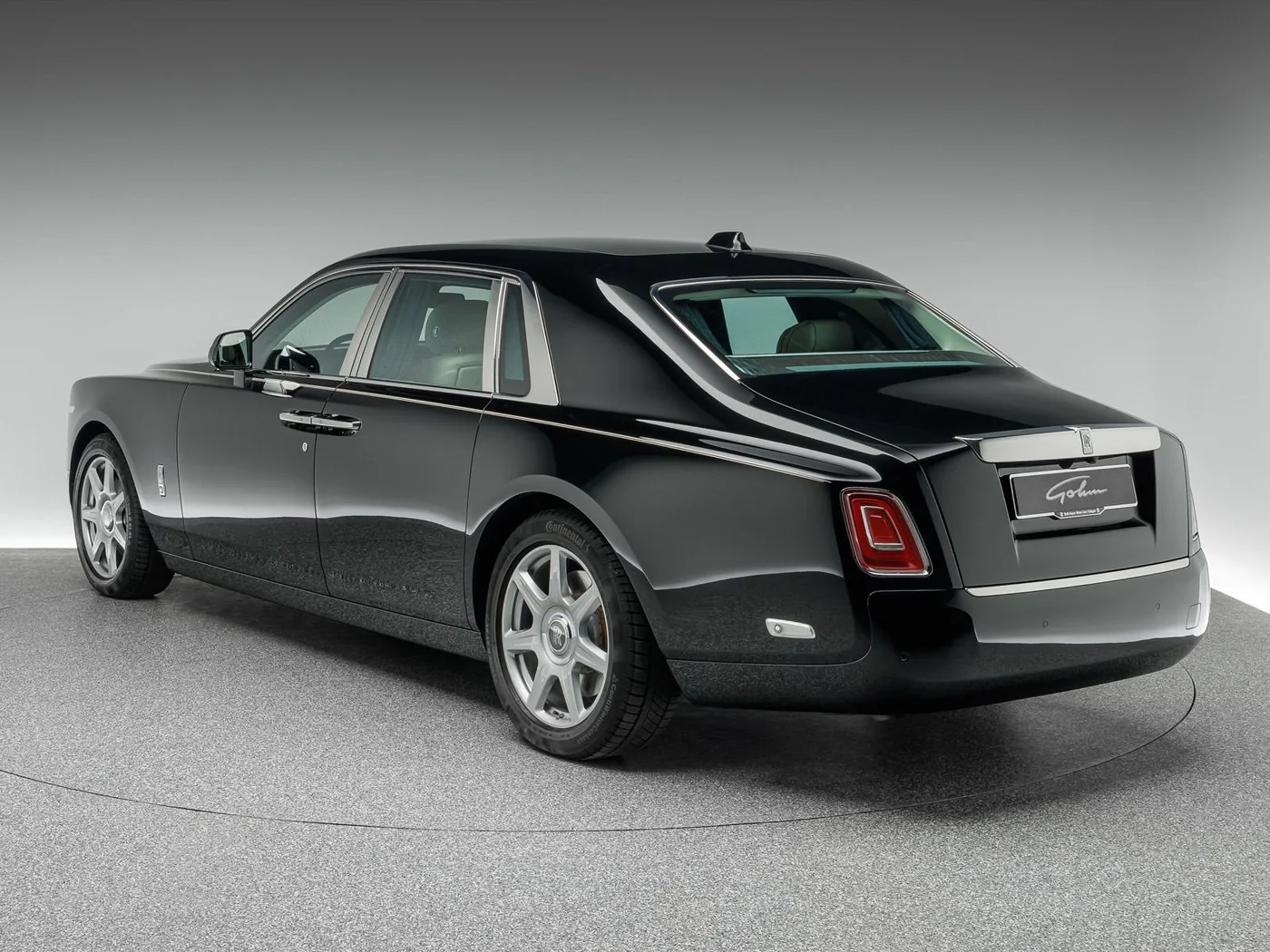 2018 Rolls-Royce Phantom offered by a specialist dealer in Böblingen, Germany, photo 4 of 15