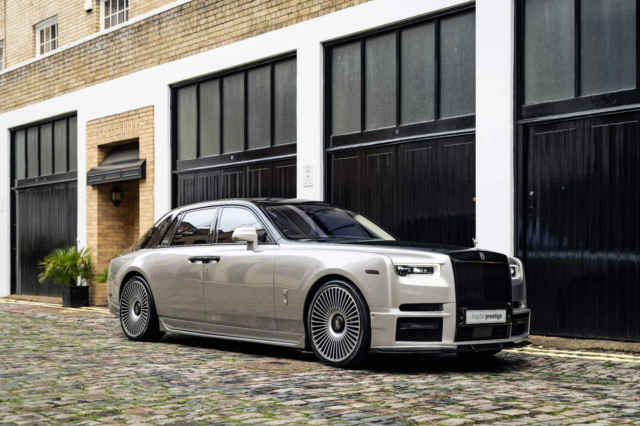 2018 Rolls-Royce Phantom VIII Revere angeboten von einem Fachhändler in London, Vereinigtes Königreich, Hauptfoto
