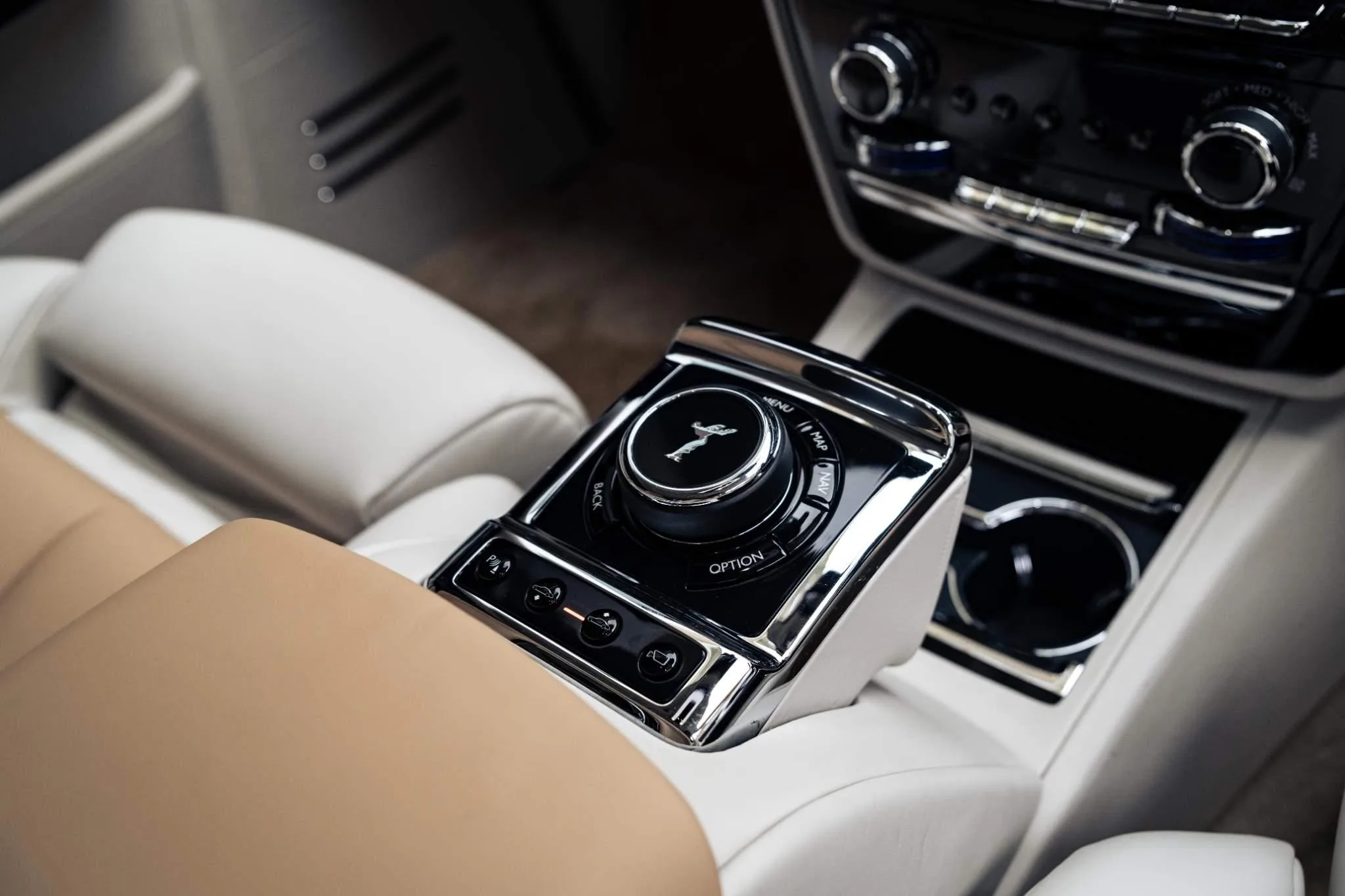 2018 Rolls-Royce Phantom VIII Revere, 28/30