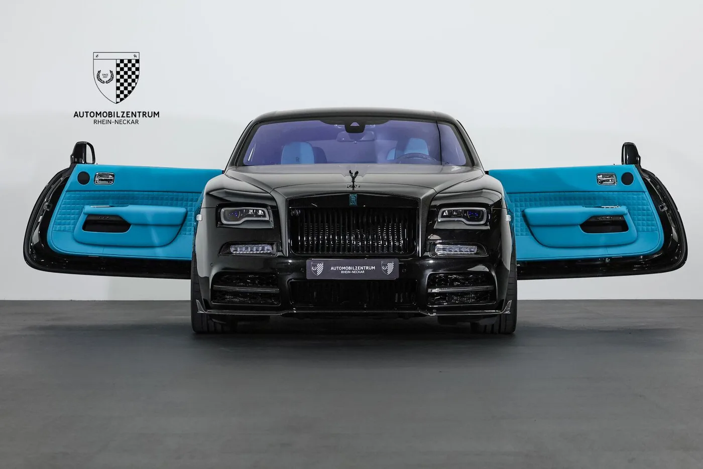 2018 Rolls-Royce Wraith Black Badge offered by a supercar dealer in Viernheim, Germany, photo 2 of 25