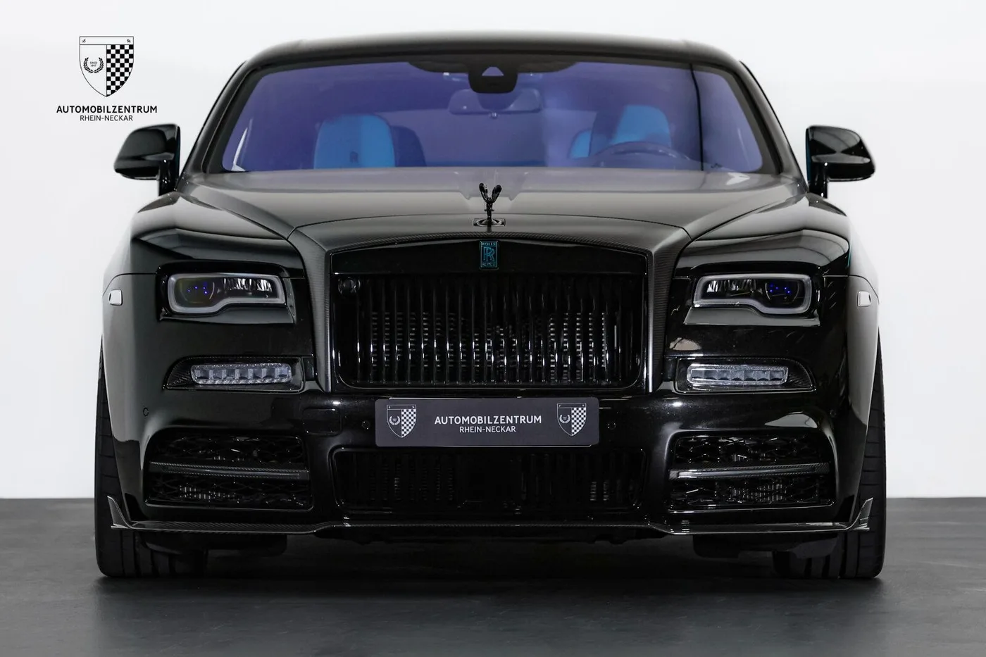 2018 Rolls-Royce Wraith Black Badge offered by a supercar dealer in Viernheim, Germany, photo 3 of 25