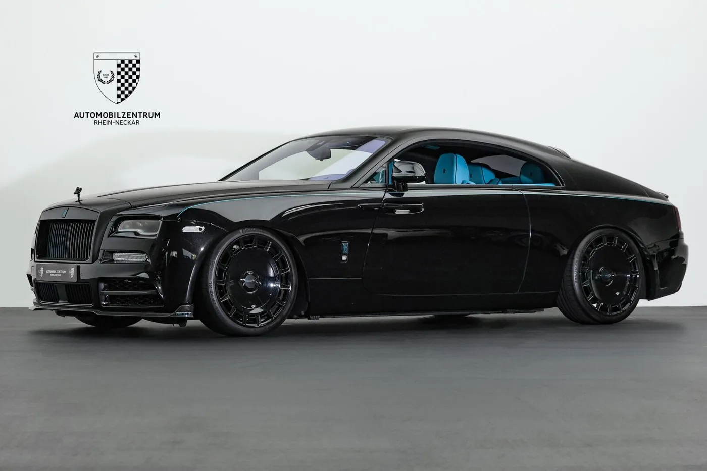 2018 Rolls-Royce Wraith Black Badge offered by a supercar dealer in Viernheim, Germany, photo 5 of 25