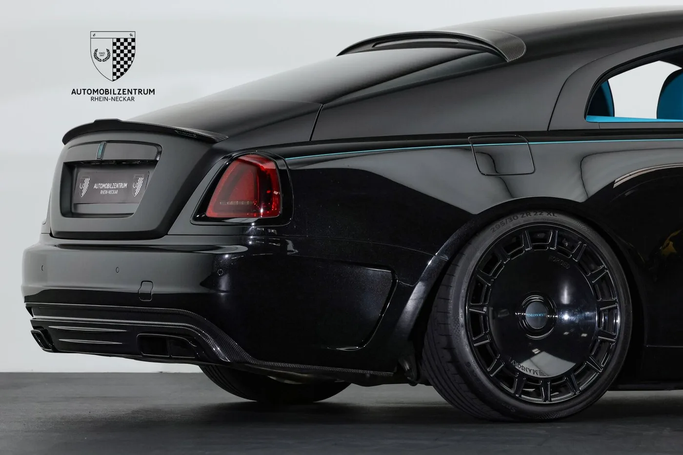 2018 Rolls-Royce Wraith Black Badge offered by a supercar dealer in Viernheim, Germany, photo 18 of 25