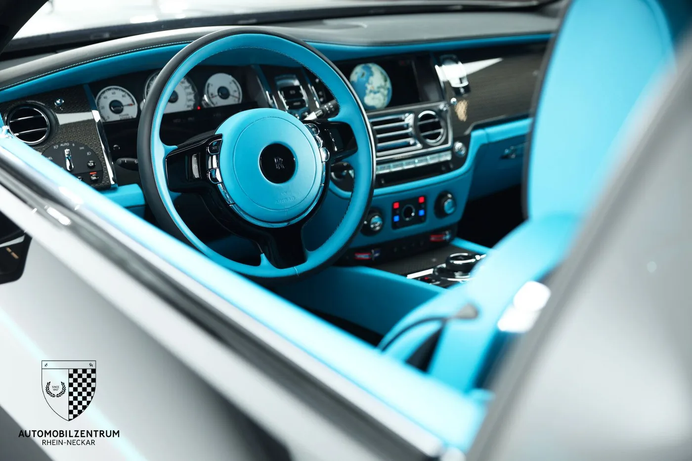 2018 Rolls-Royce Wraith Black Badge offered by a supercar dealer in Viernheim, Germany, photo 23 of 25