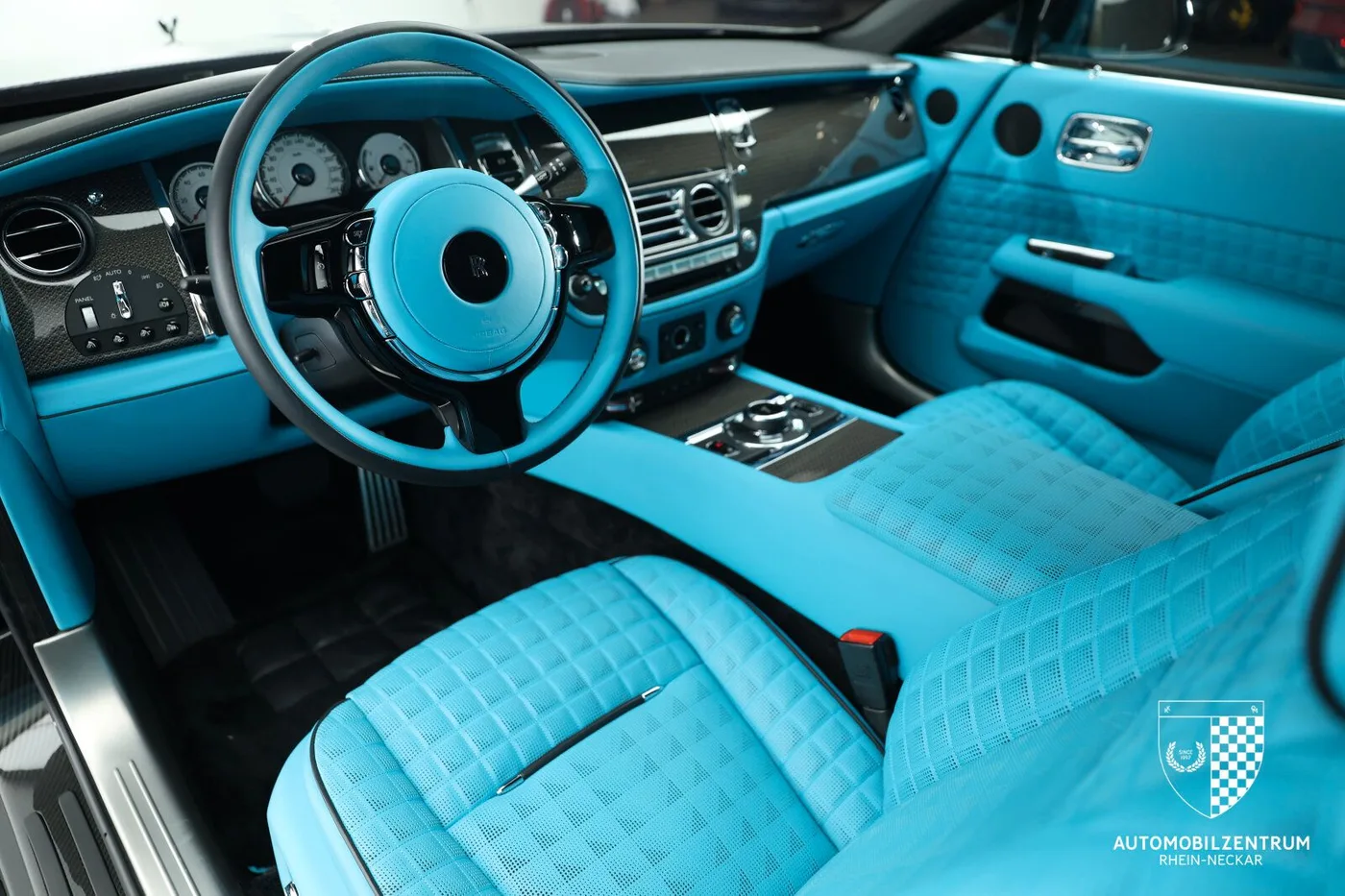 2018 Rolls-Royce Wraith Black Badge offered by a supercar dealer in Viernheim, Germany, photo 24 of 25