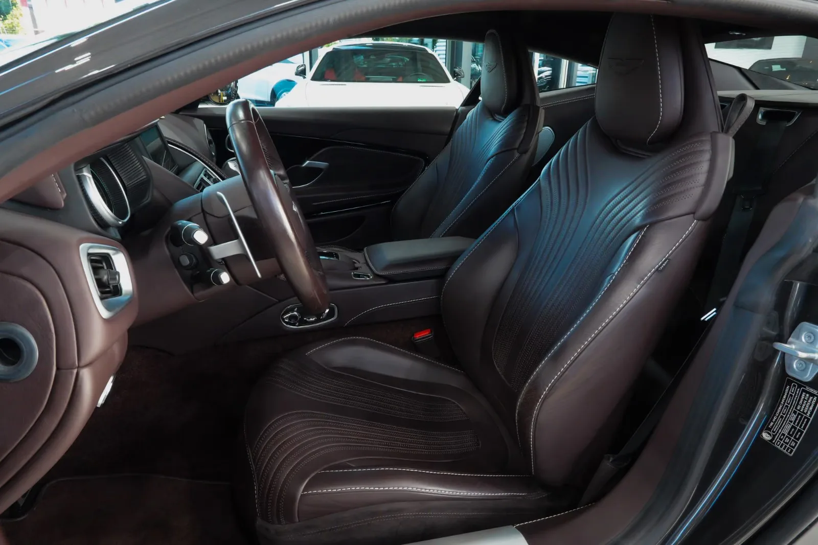 2019 Aston Martin DB11 V8, 15/30