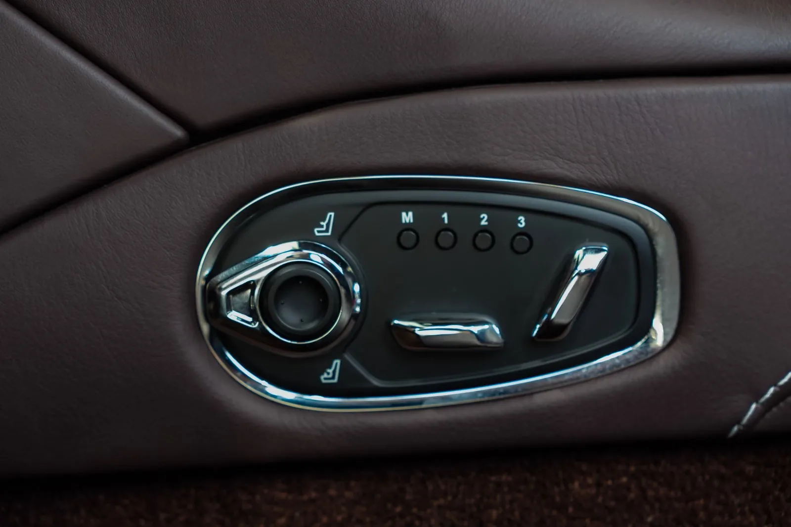 2019 Aston Martin DB11 V8, 17/30