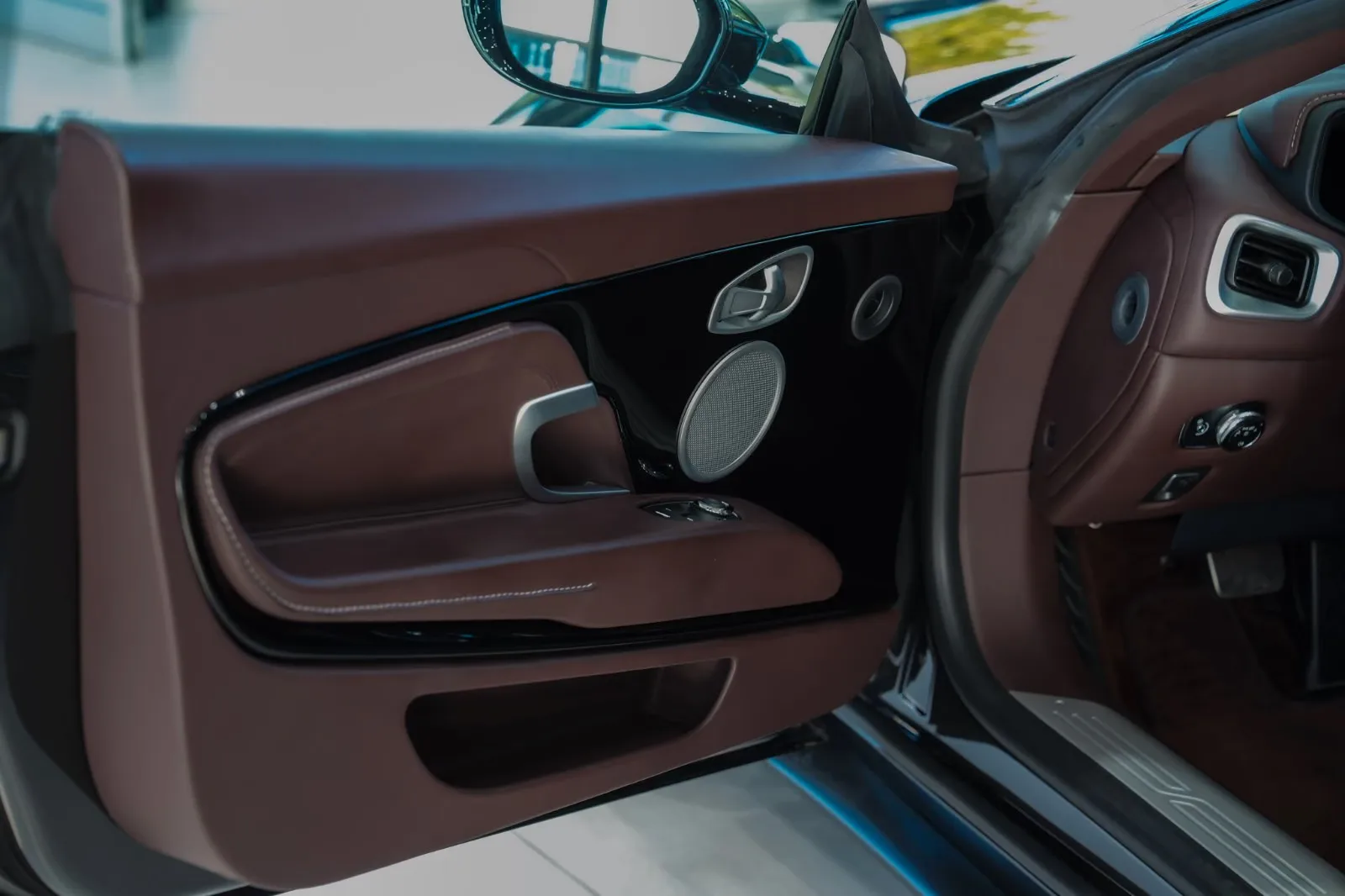 2019 Aston Martin DB11 V8, 20/30