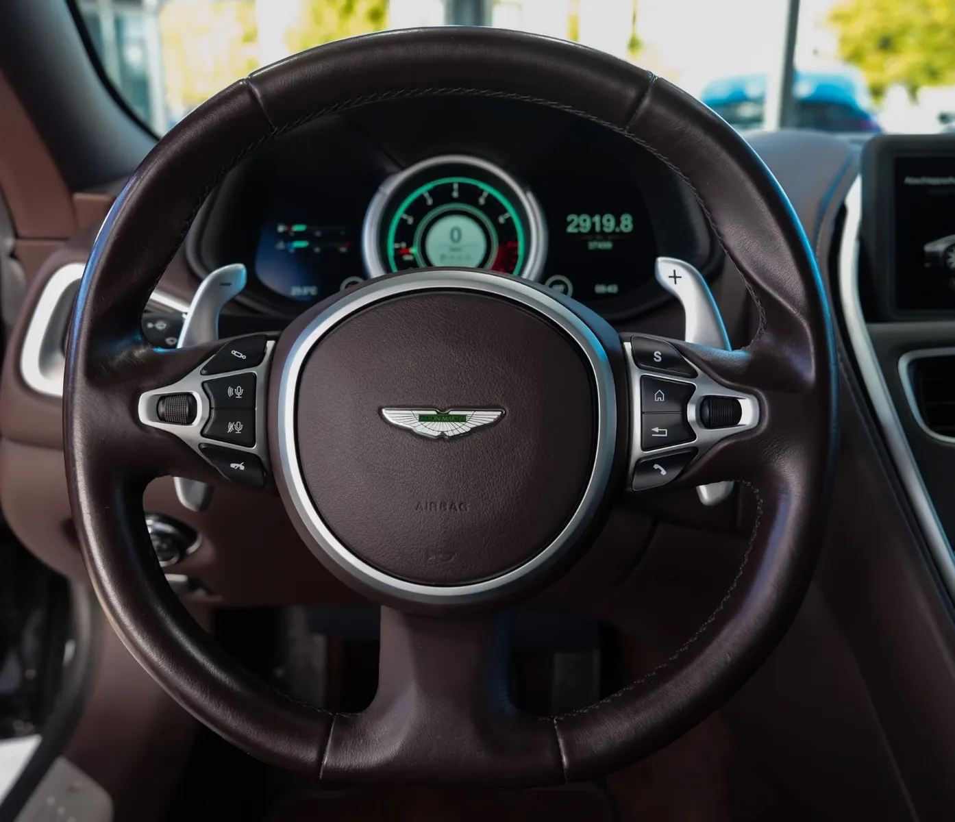 2019 Aston Martin DB11 V8, 22/30