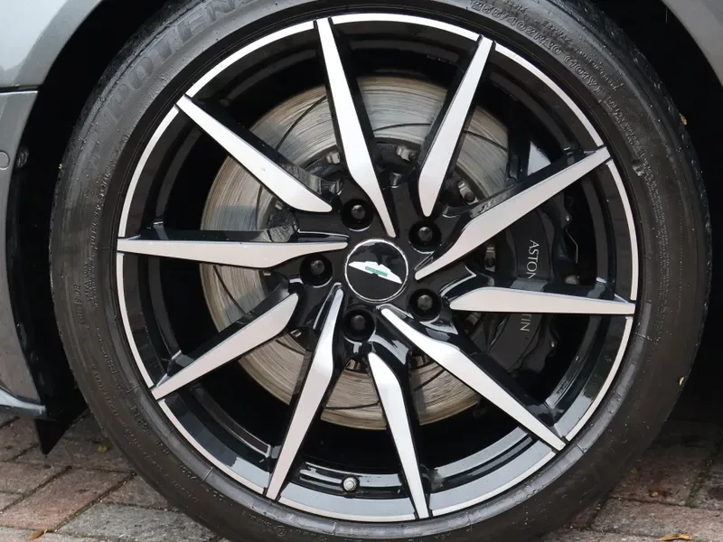 2019 Aston Martin DB11 Volante, 4/30
