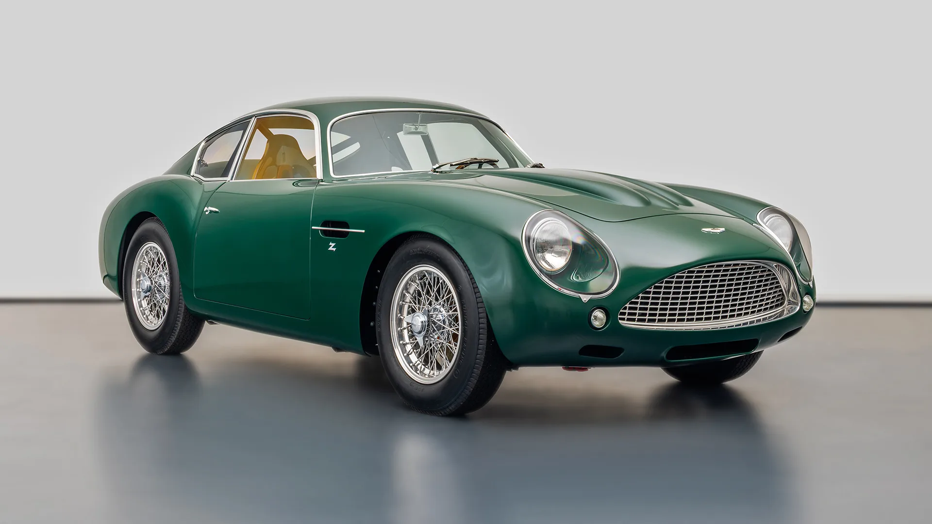 2019 Aston Martin DB4 GT Zagato Continuation proposée par un concessionnaire spécialisé à Pleidelsheim, Allemagne, photo principale