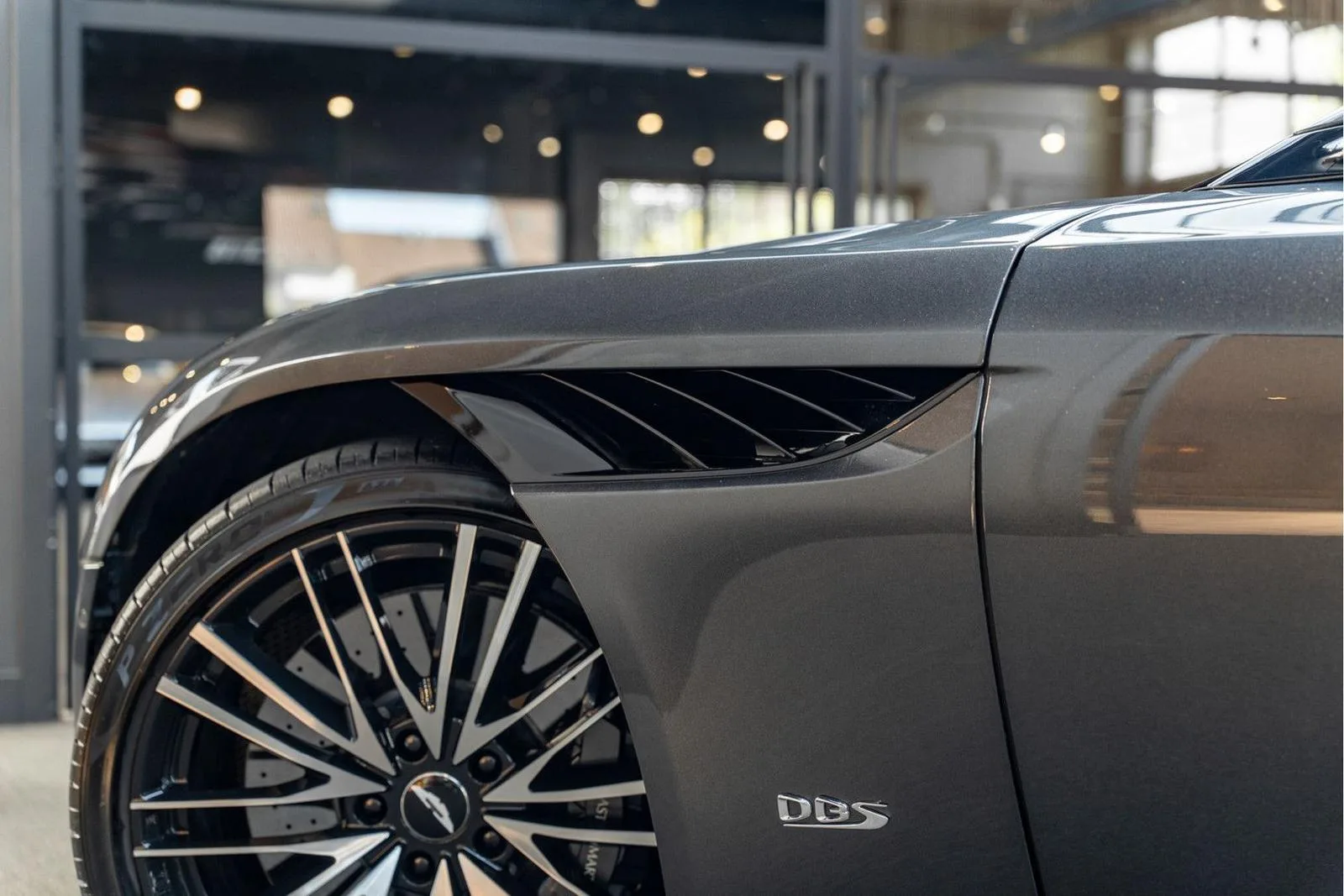 2019 Aston Martin DBS Superleggera, 6/30