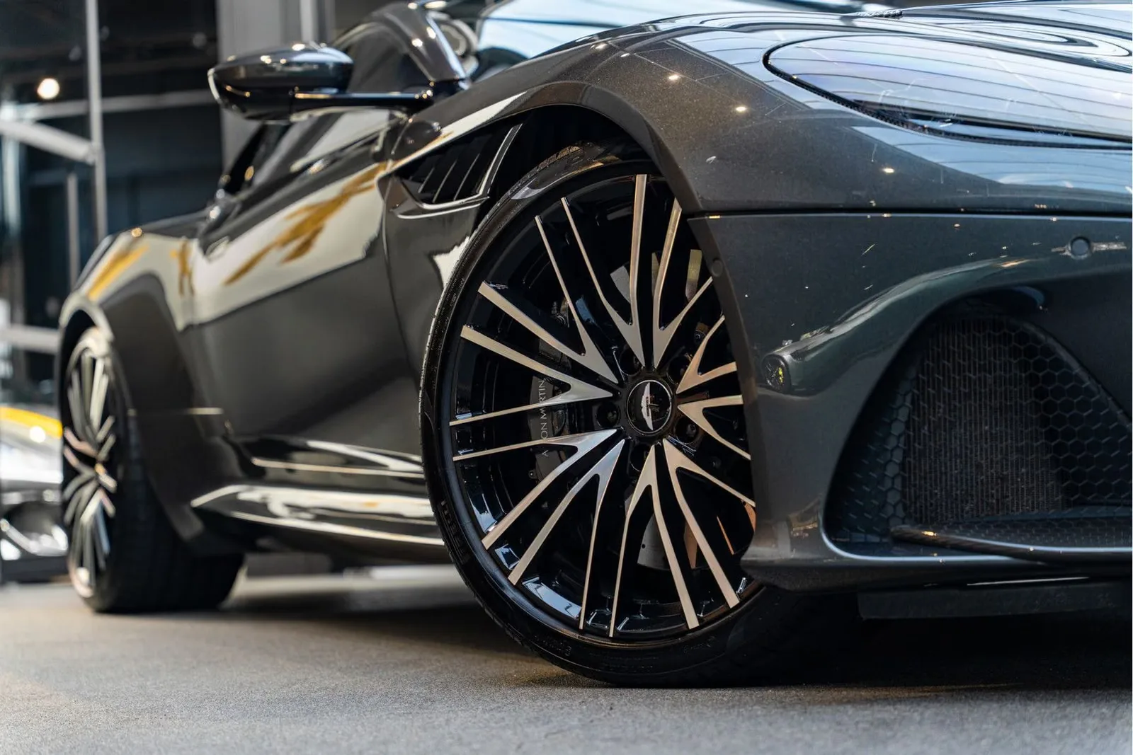 2019 Aston Martin DBS Superleggera, 7/30