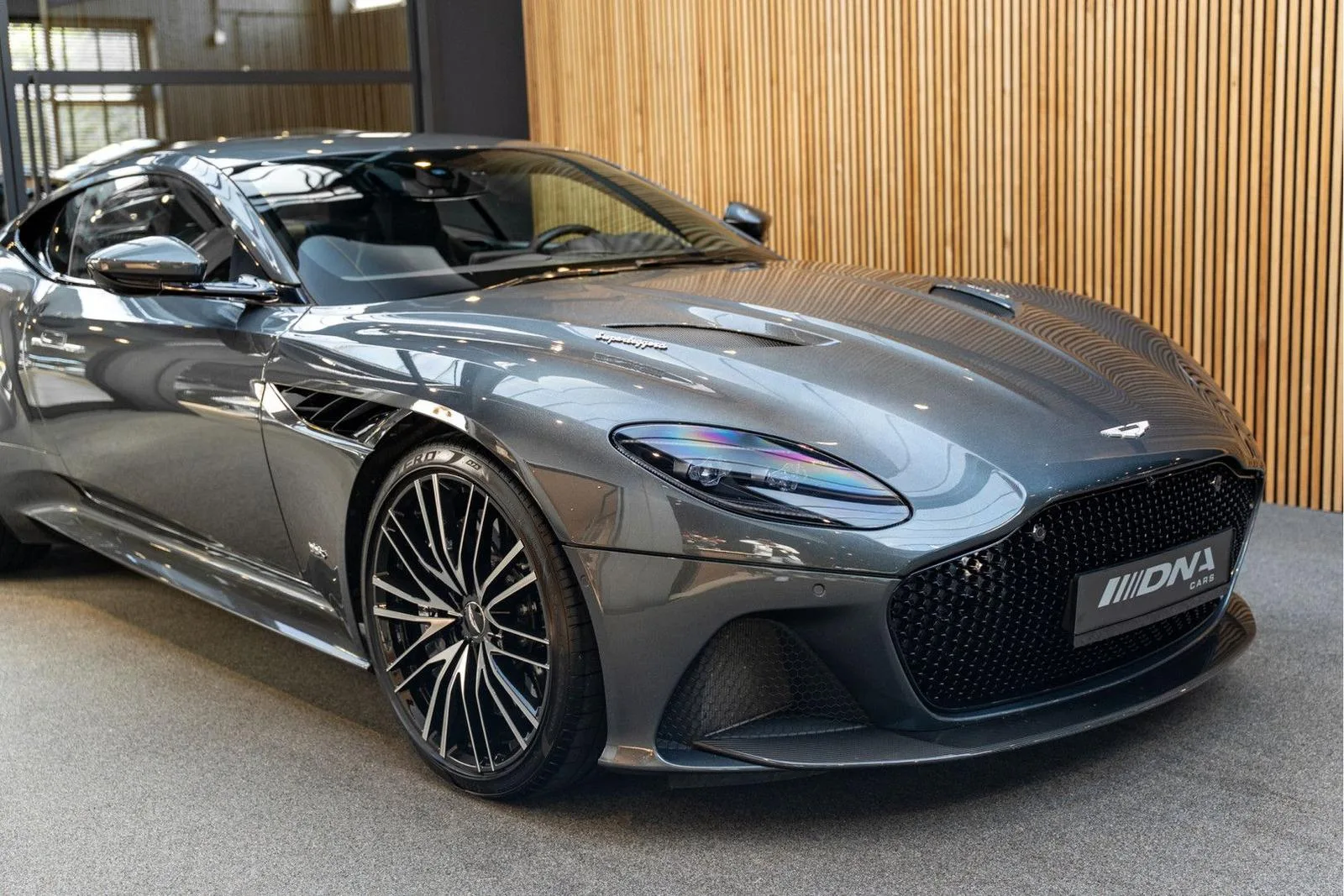 2019 Aston Martin DBS Superleggera, 8/30