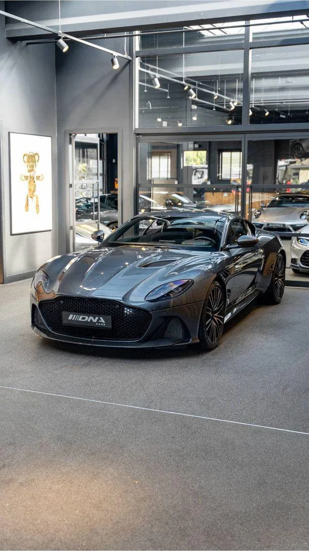 2019 Aston Martin DBS Superleggera, 11/30