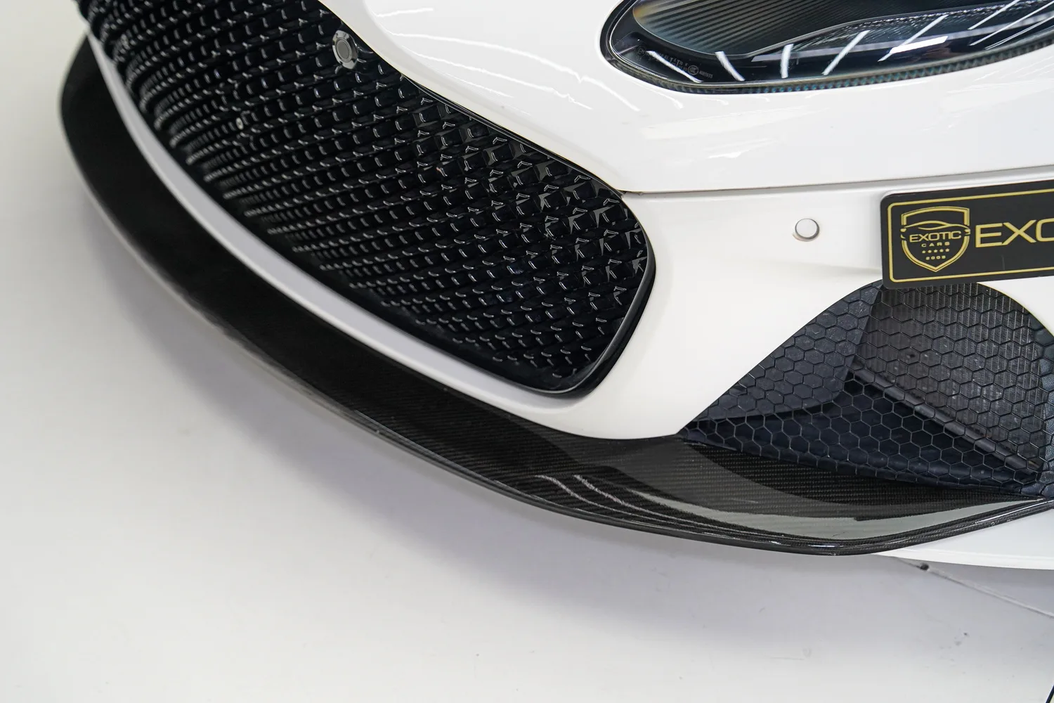 2019 Aston Martin DBS Superleggera, 14/18