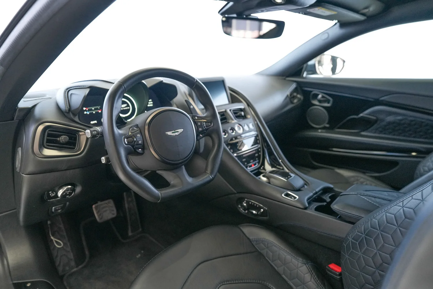 2019 Aston Martin DBS Superleggera, 2/18