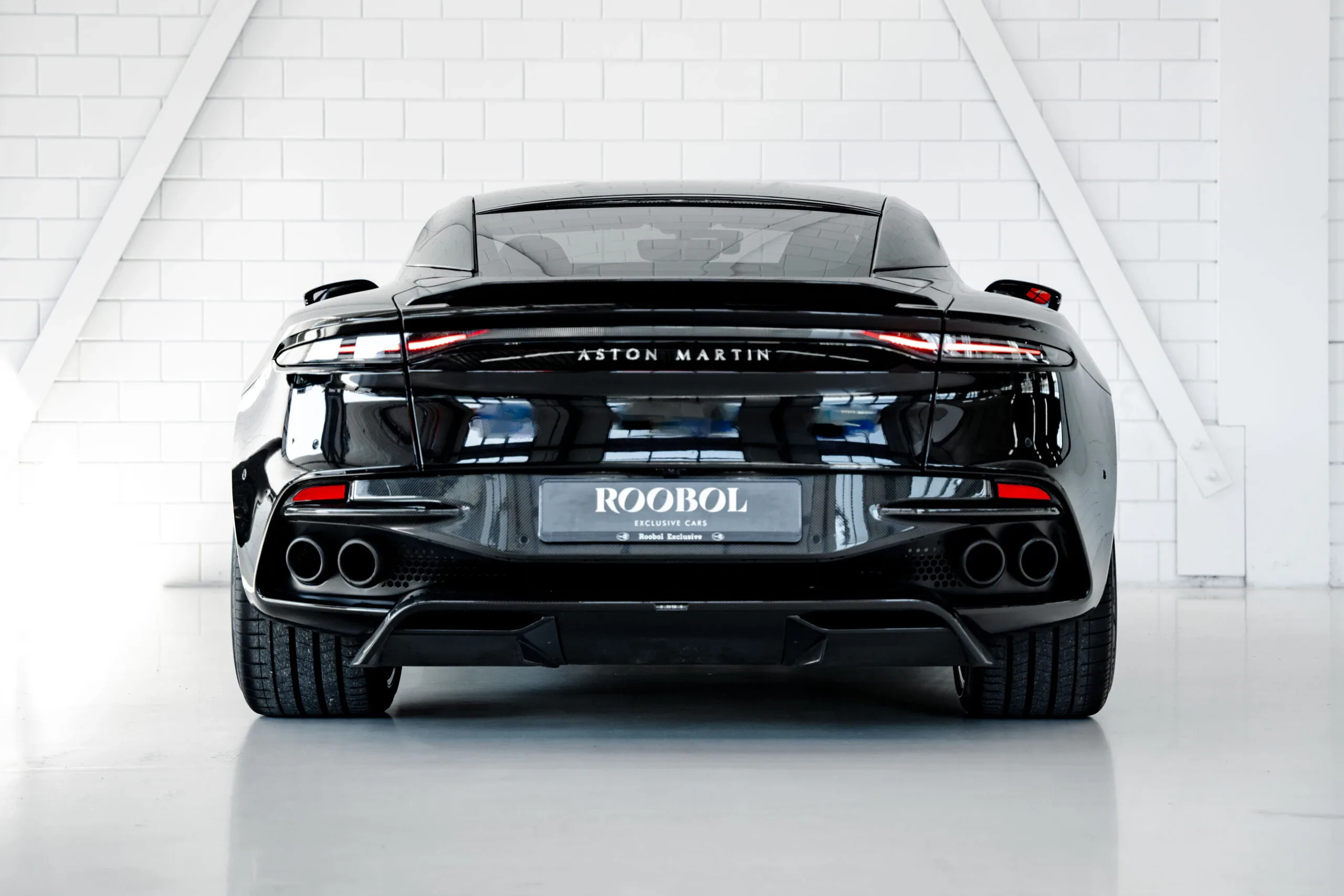 2019 Aston Martin DBS Superleggera, 4/30
