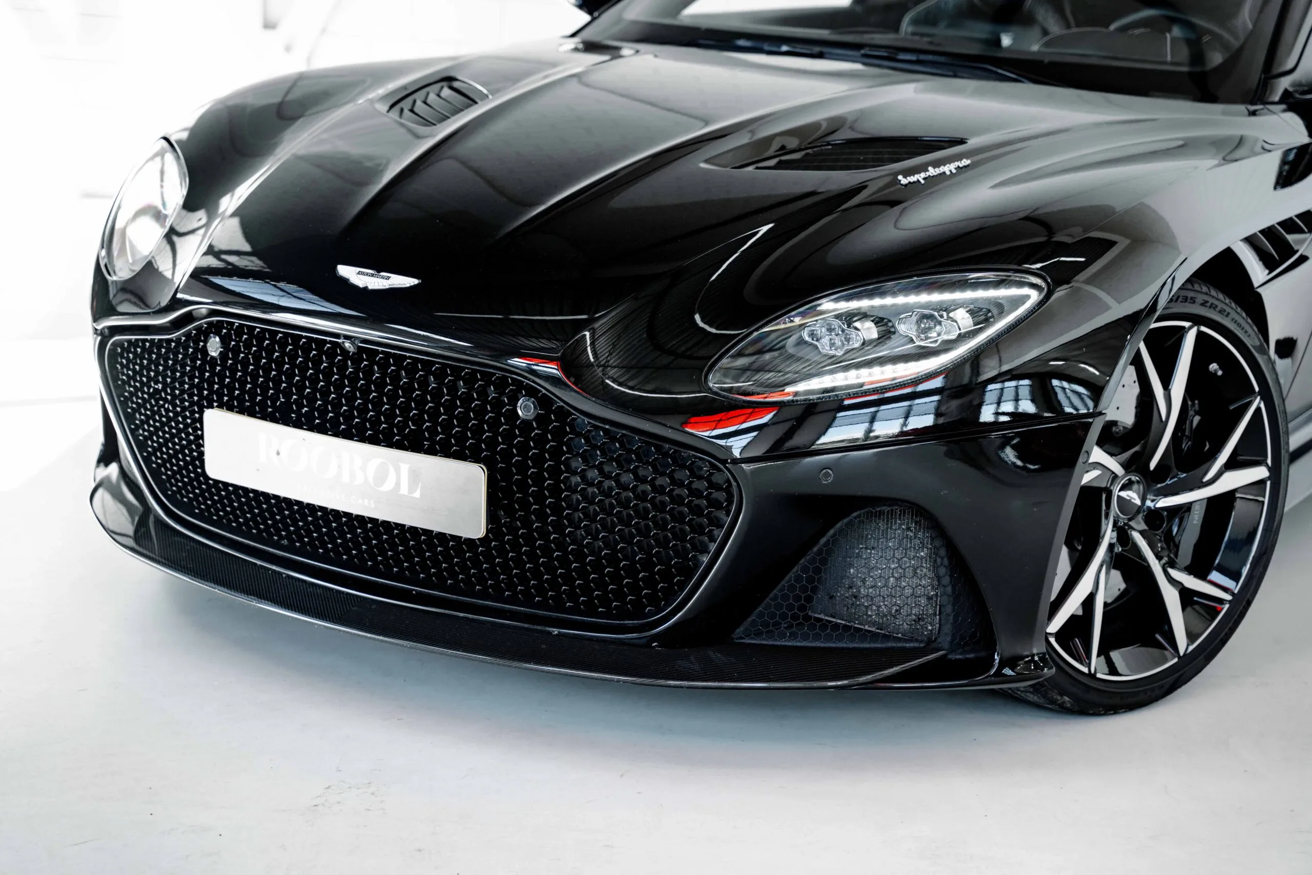 2019 Aston Martin DBS Superleggera, 20/30