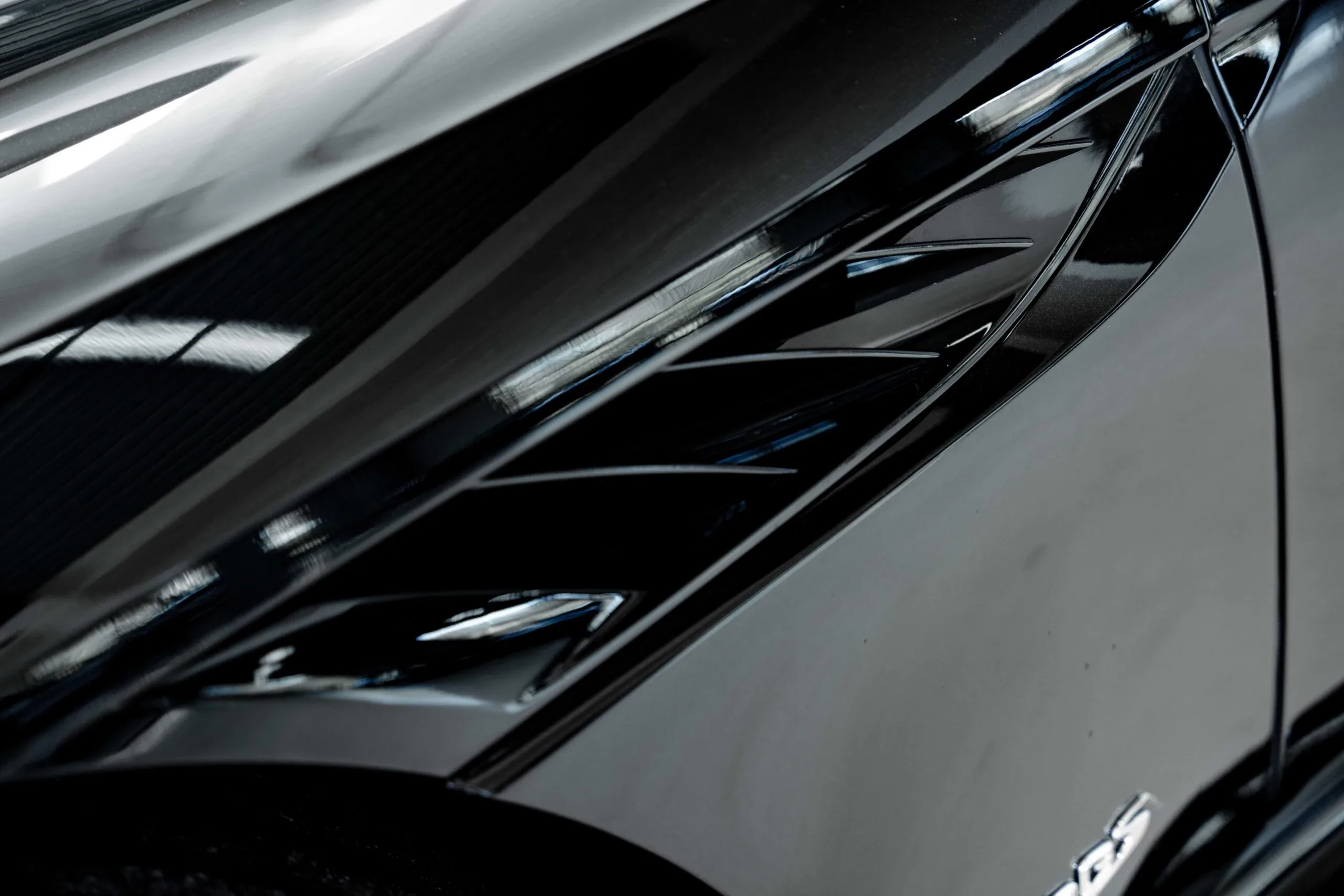 2019 Aston Martin DBS Superleggera, 26/30