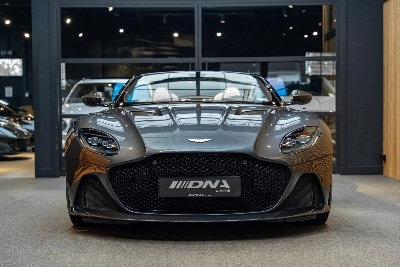 2019 Aston Martin DBS Superleggera Volante, 2/30