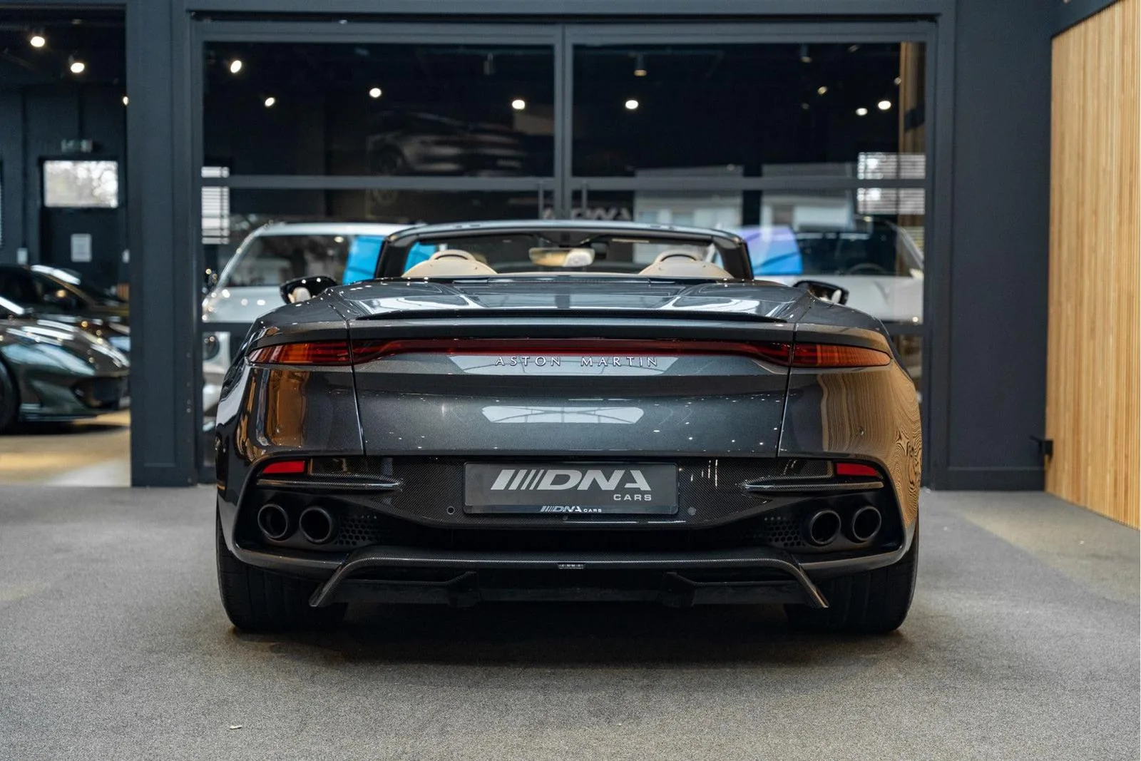 2019 Aston Martin DBS Superleggera Volante, 4/30