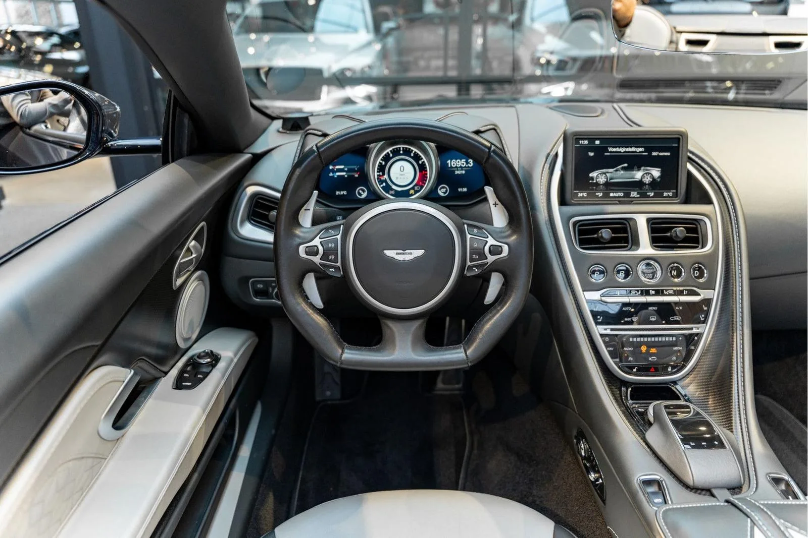2019 Aston Martin DBS Superleggera Volante, 7/30