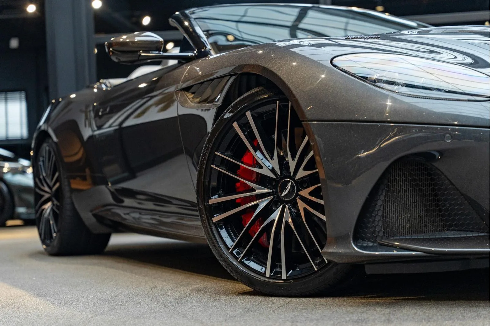 2019 Aston Martin DBS Superleggera Volante, 13/30