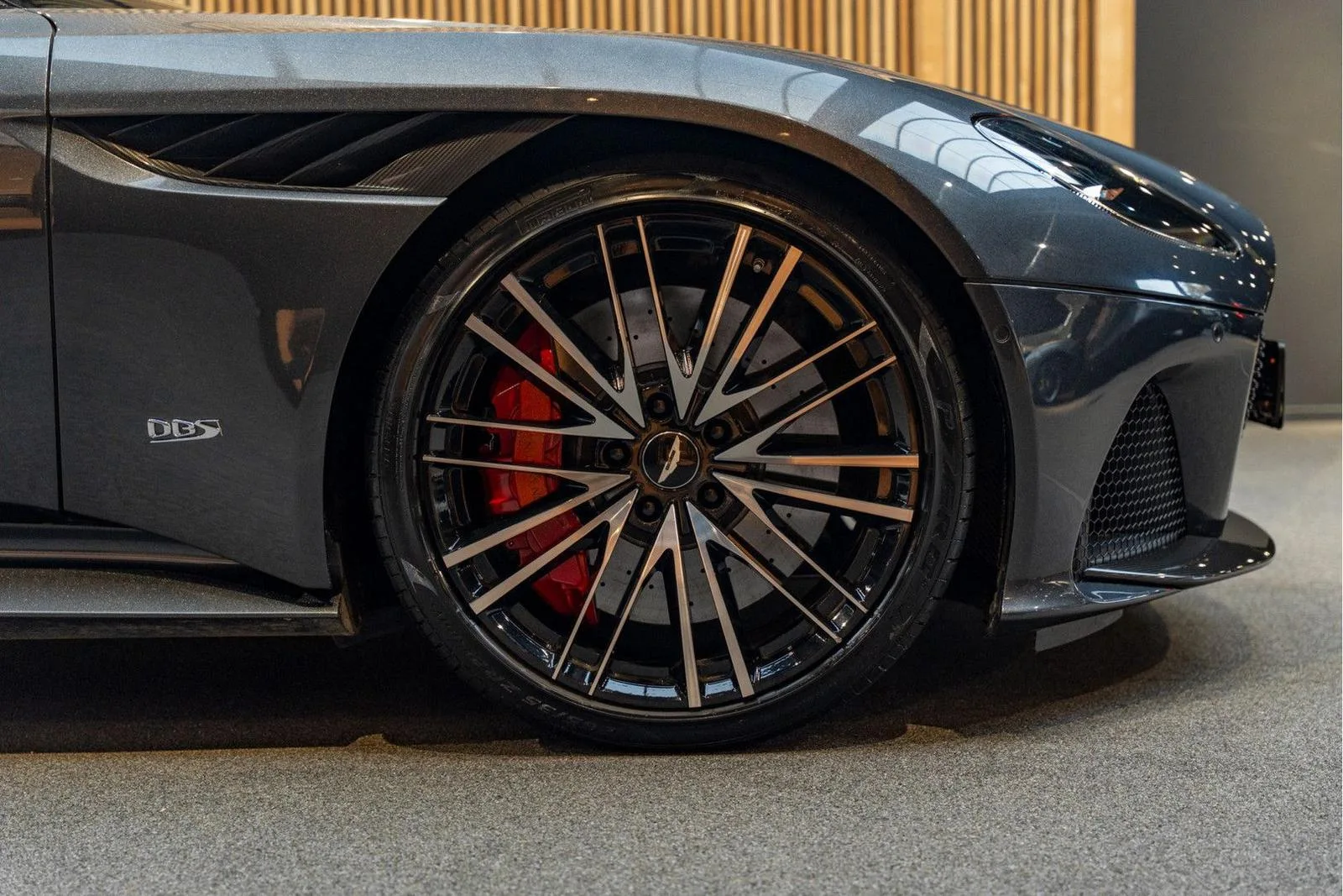 2019 Aston Martin DBS Superleggera Volante, 14/30