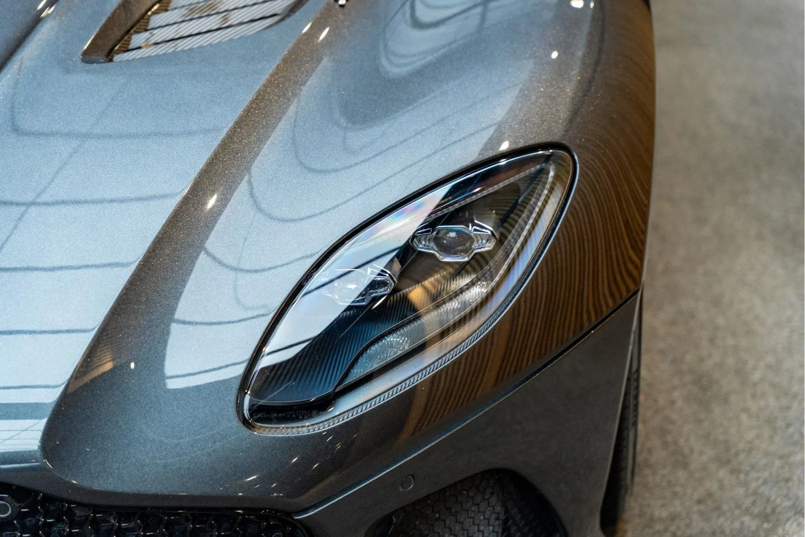 2019 Aston Martin DBS Superleggera Volante, 17/30