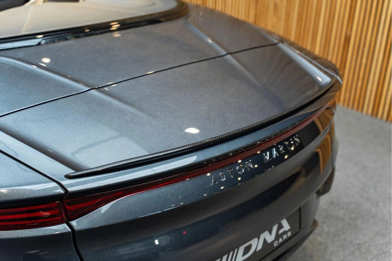 2019 Aston Martin DBS Superleggera Volante, 25/30