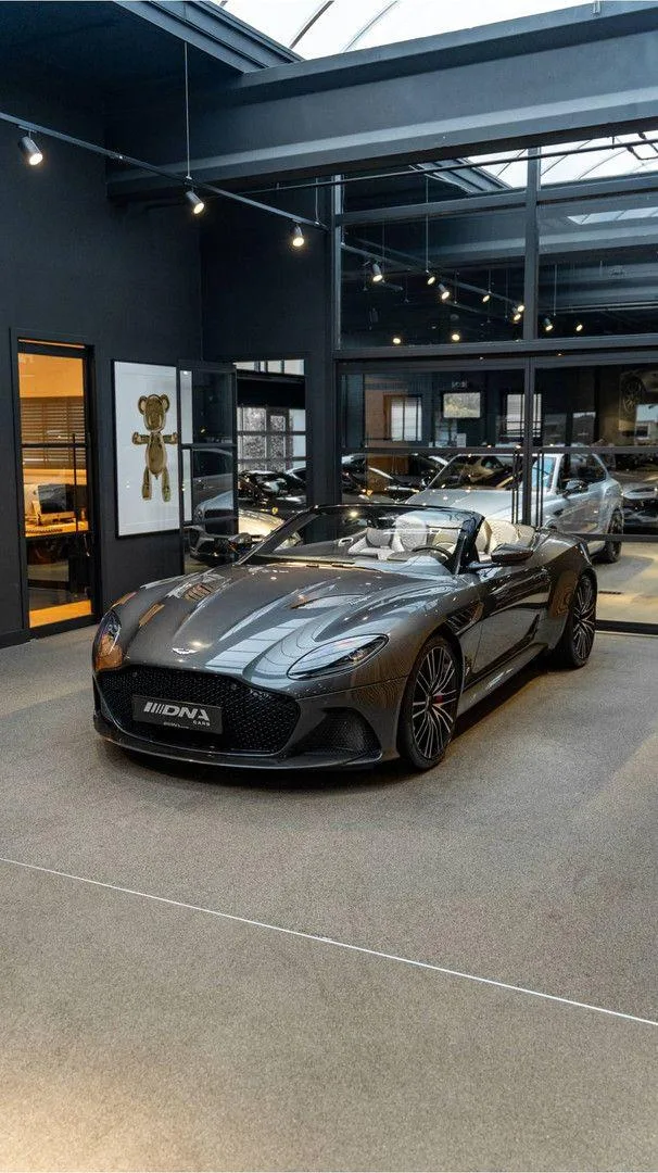 2019 Aston Martin DBS Superleggera Volante, 30/30