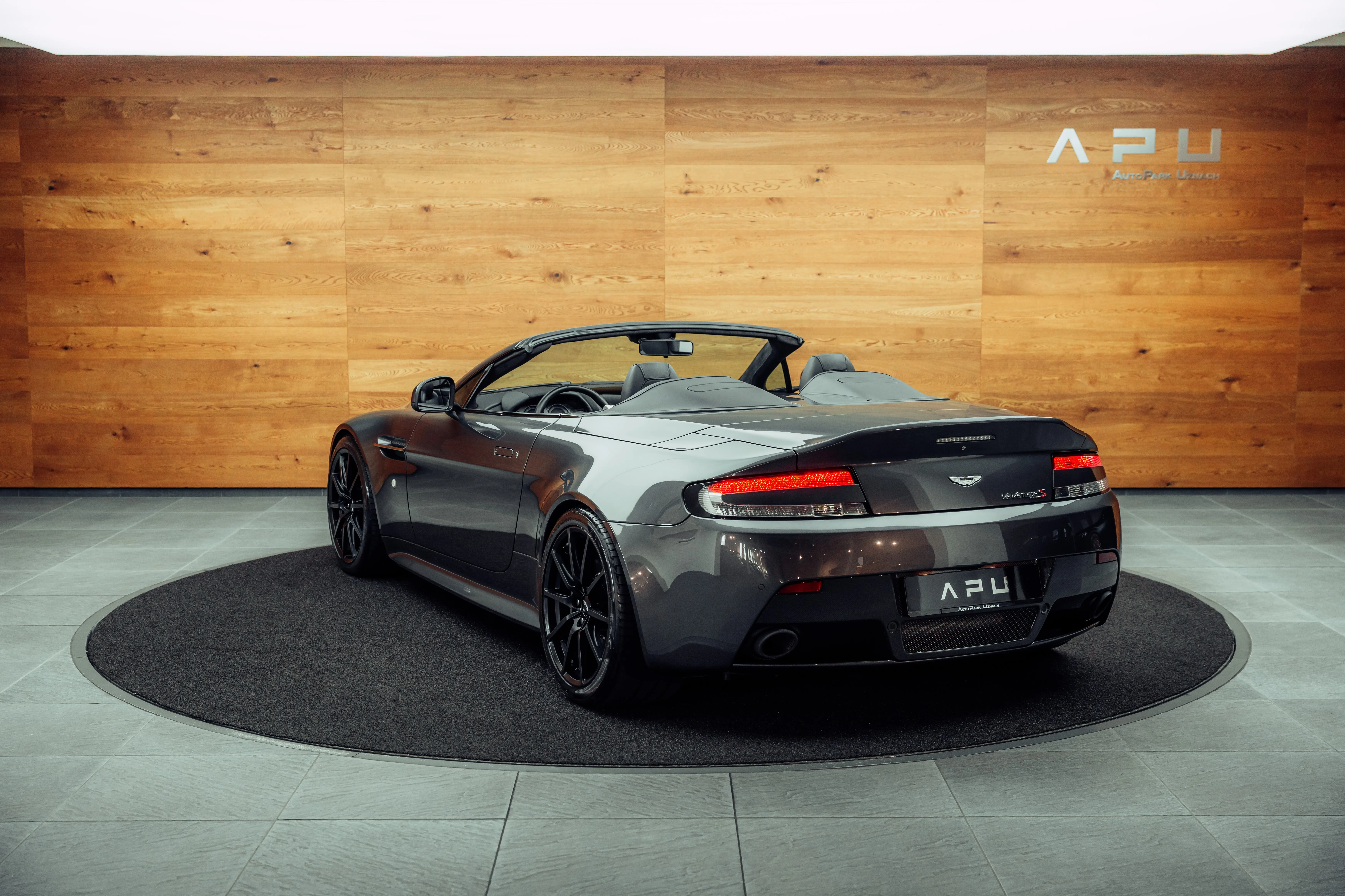 2019 Aston Martin V12 Vantage S Roadster, 4/30